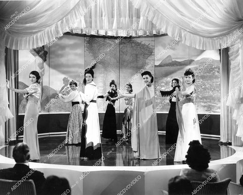 crp-08618 1941 models in fashion show film Tillie the Toiler crp-08618