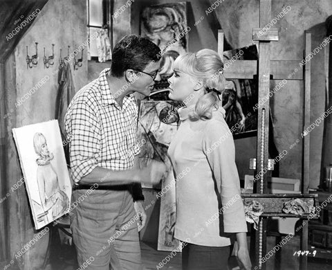 crp-08629 1965 Elke Sommer, Dick Van Dyke film The Art of Love crp-08629