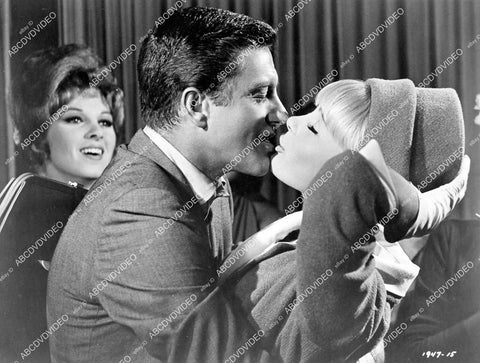 crp-08635 1965 Elke Sommer, Dick Van Dyke film The Art of Love crp-08635