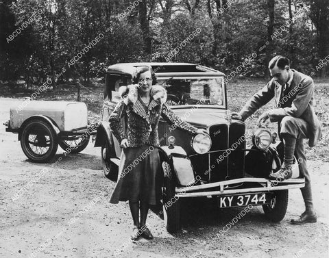 crp-00874 1933 Aviatrix Attempts Auto Record Mr Mrs Victor Bruce towing gasoline trailer crp-00874