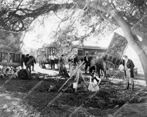 crp-08972 1927 Renee Adoree and gypsy caravan silent film Heaven on Earth crp-08972