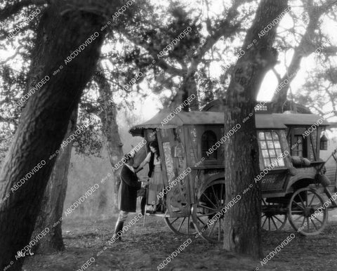 crp-08973 1927 Renee Adoree, Conrad Nagel silent film Heaven on Earth crp-08973
