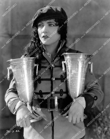 crp-08990 1927 candid Renee Adoree w two trophies silent film Heaven on Earth crp-08990