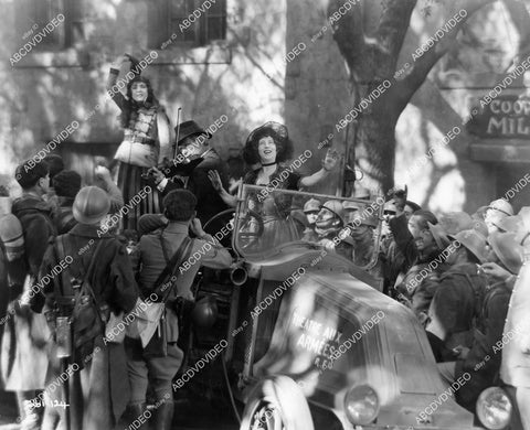 crp-09038 1927 Renee Adoree and the soldiers silent film Heaven on Earth crp-09038