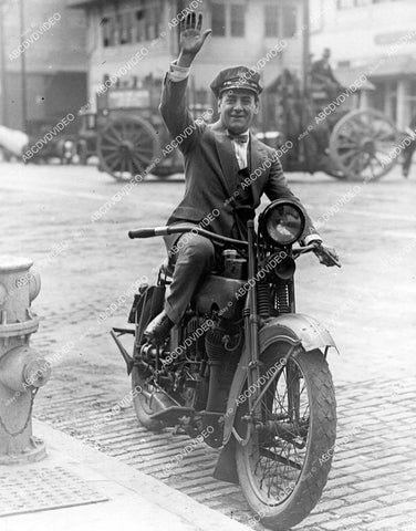 crp-09071 1920's Tito Schipa on vintage motorcycle in New York City crp-09071