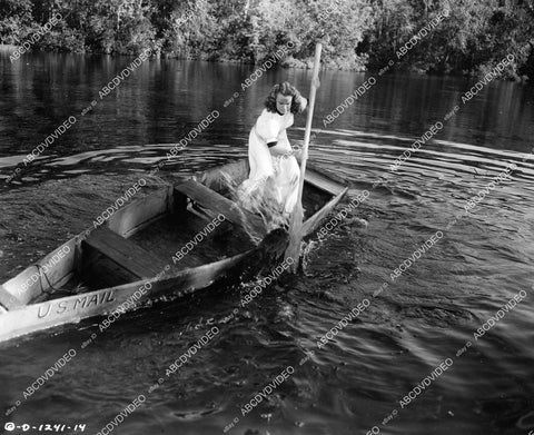 crp-09203 1951 Terry Moore fending off an alligator film The Barefoot Mailman crp-09203