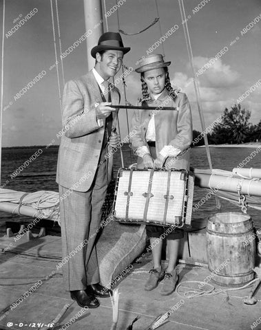 crp-09279 1951 Robert Cummings, Terry Moore film The Barefoot Mailman crp-09279