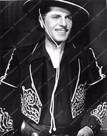 Warner Baxter lookin sharp in western duds wbax-62